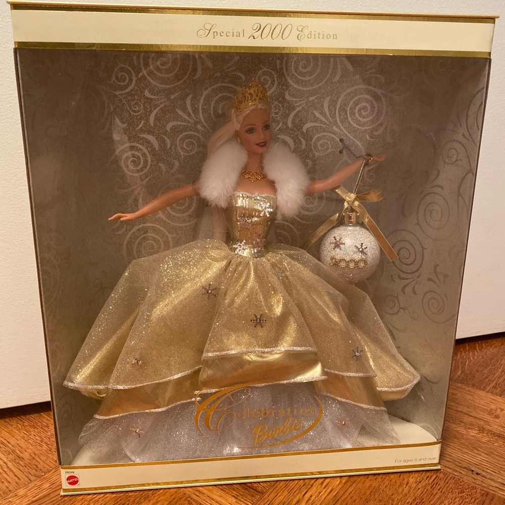 Vintage holiday 2000 Barbie
